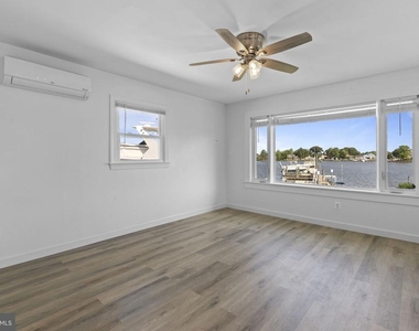 7212 Bay Front Road - Photo Thumbnail 4