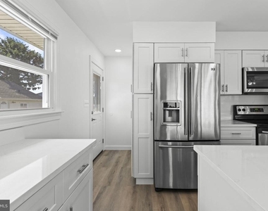 7212 Bay Front Road - Photo Thumbnail 12