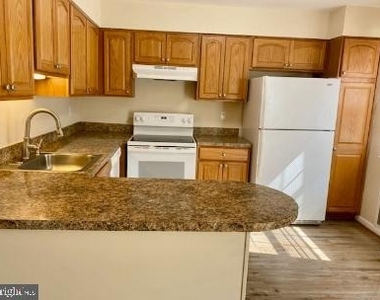 12332 Boncrest Drive - Photo Thumbnail 2