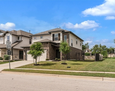 104 Turkey Creek Ln - Photo Thumbnail 2