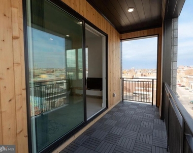 520 S Caroline Street - Photo Thumbnail 9