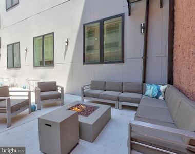 520 S Caroline Street - Photo Thumbnail 4