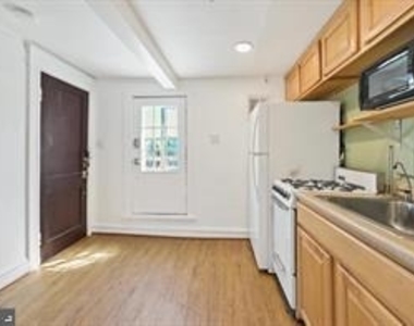 101 E 33rd St - Photo Thumbnail 2