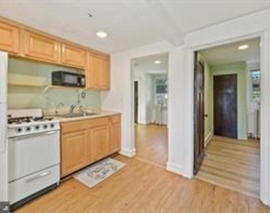 101 E 33rd St - Photo Thumbnail 1