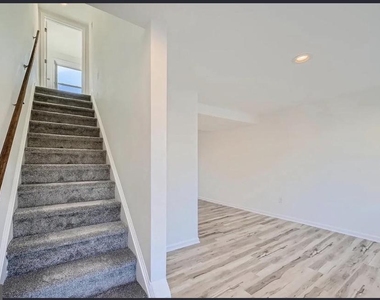 21 S Carrollton Avenue - Photo Thumbnail 6