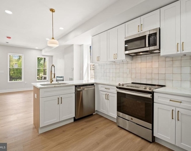 711 Mccabe Avenue - Photo Thumbnail 10