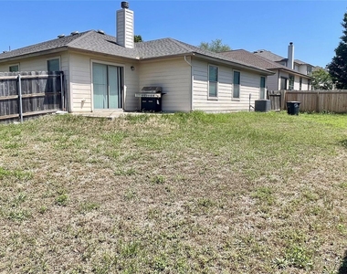 317 Leanne Dr - Photo Thumbnail 17