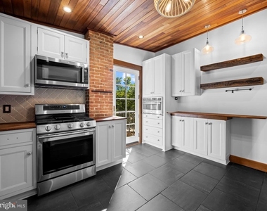 1427 Bolton Street - Photo Thumbnail 14