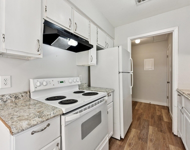 1210 Southport Dr - Photo Thumbnail 14