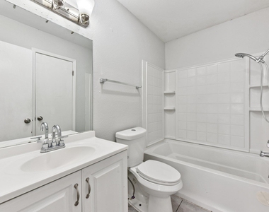 1210 Southport Dr - Photo Thumbnail 6