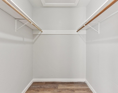 1210 Southport Dr - Photo Thumbnail 24