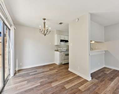 1210 Southport Dr - Photo Thumbnail 12