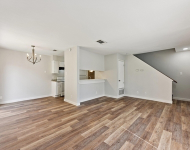 1210 Southport Dr - Photo Thumbnail 8