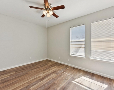 1210 Southport Dr - Photo Thumbnail 26
