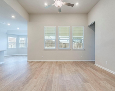 285 Cathedral Mountain Dr - Photo Thumbnail 3