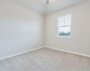 285 Cathedral Mountain Dr - Photo Thumbnail 15