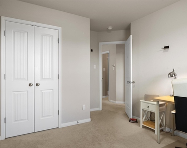 369 S Brook Dr - Photo Thumbnail 21