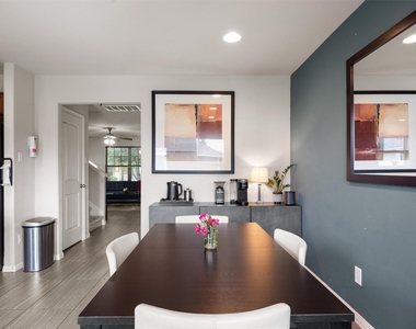 369 S Brook Dr - Photo Thumbnail 15