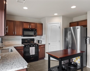 369 S Brook Dr - Photo Thumbnail 14