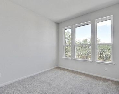 120 Delaware Ln - Photo Thumbnail 6