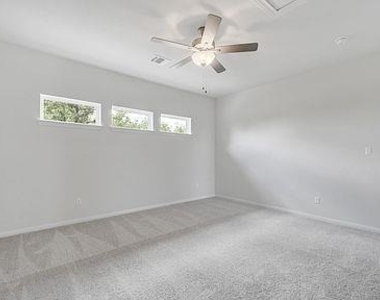 120 Delaware Ln - Photo Thumbnail 2