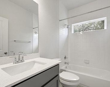 120 Delaware Ln - Photo Thumbnail 5