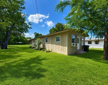 610 Gunter St - Photo Thumbnail 2