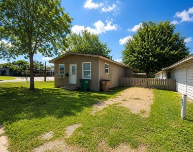 610 Gunter St - Photo Thumbnail 1