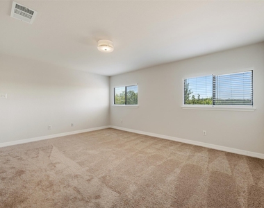 1814 Grassland Dr - Photo Thumbnail 17