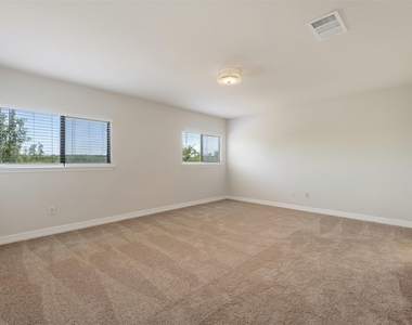1814 Grassland Dr - Photo Thumbnail 15