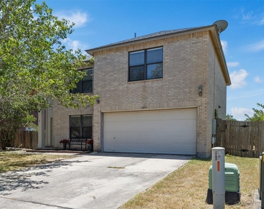 1814 Grassland Dr - Photo Thumbnail 4