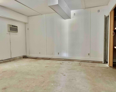 4403 Quicksilver Blvd - Photo Thumbnail 11