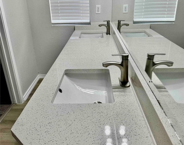 4403 Quicksilver Blvd - Photo Thumbnail 7