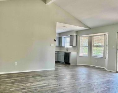 4403 Quicksilver Blvd - Photo Thumbnail 2