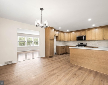271 S Dillwyn Road - Photo Thumbnail 2