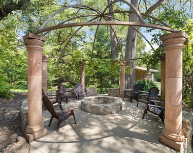 2106 Rue De St Germaine - Photo Thumbnail 35