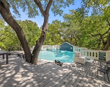 2106 Rue De St Germaine - Photo Thumbnail 32