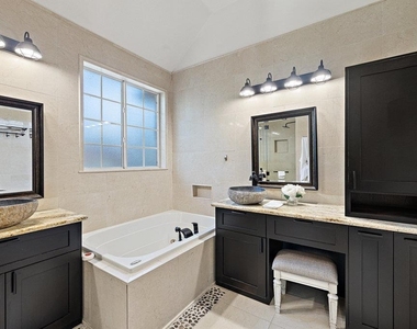 2106 Rue De St Germaine - Photo Thumbnail 16