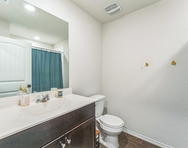 821 Bahia Pl - Photo Thumbnail 22