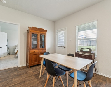 821 Bahia Pl - Photo Thumbnail 11