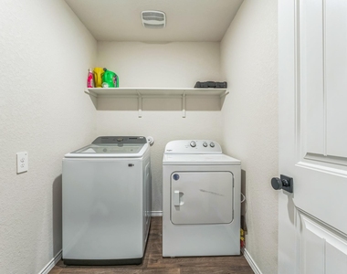 821 Bahia Pl - Photo Thumbnail 23