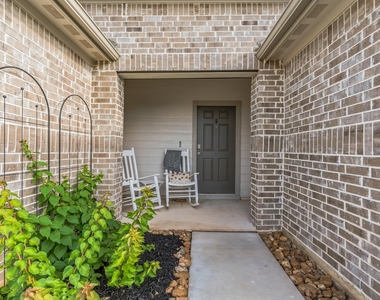 821 Bahia Pl - Photo Thumbnail 24