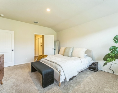 821 Bahia Pl - Photo Thumbnail 13