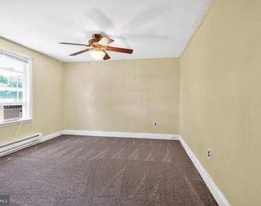 101 E Liberty Street - Photo Thumbnail 7