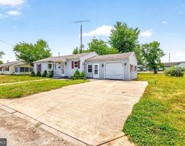 101 E Liberty Street - Photo Thumbnail 1