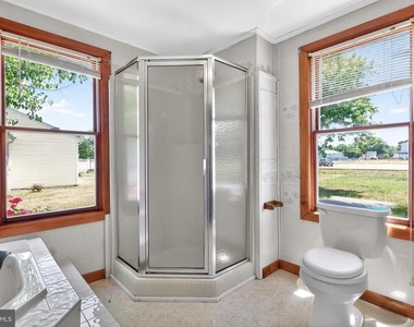 101 E Liberty Street - Photo Thumbnail 20