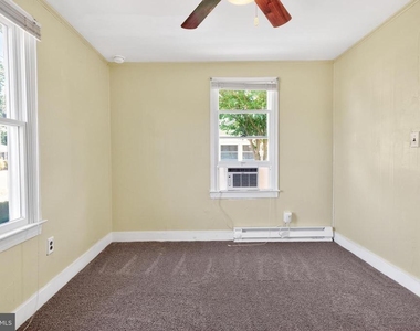 101 E Liberty Street - Photo Thumbnail 6