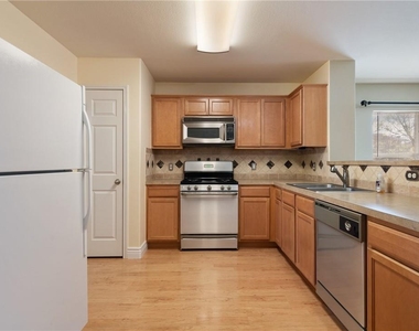 3800 Vonnegut Ct - Photo Thumbnail 8