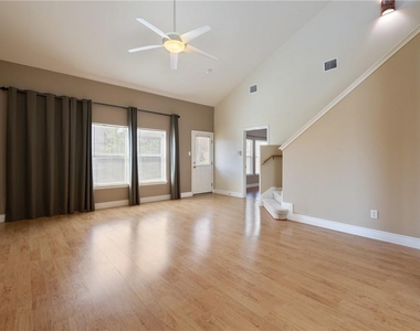 3800 Vonnegut Ct - Photo Thumbnail 12