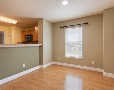 3800 Vonnegut Ct - Photo Thumbnail 9